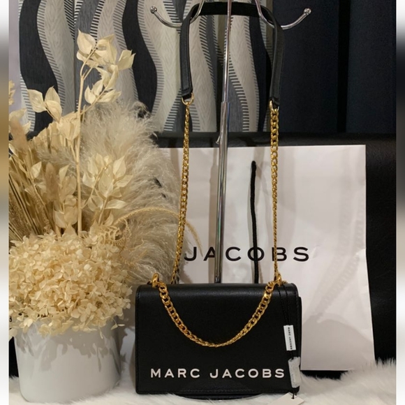 Marc Jacobs Handbags - MARC JACOBS Leather Crossbody with Chain and can wear over shoulder